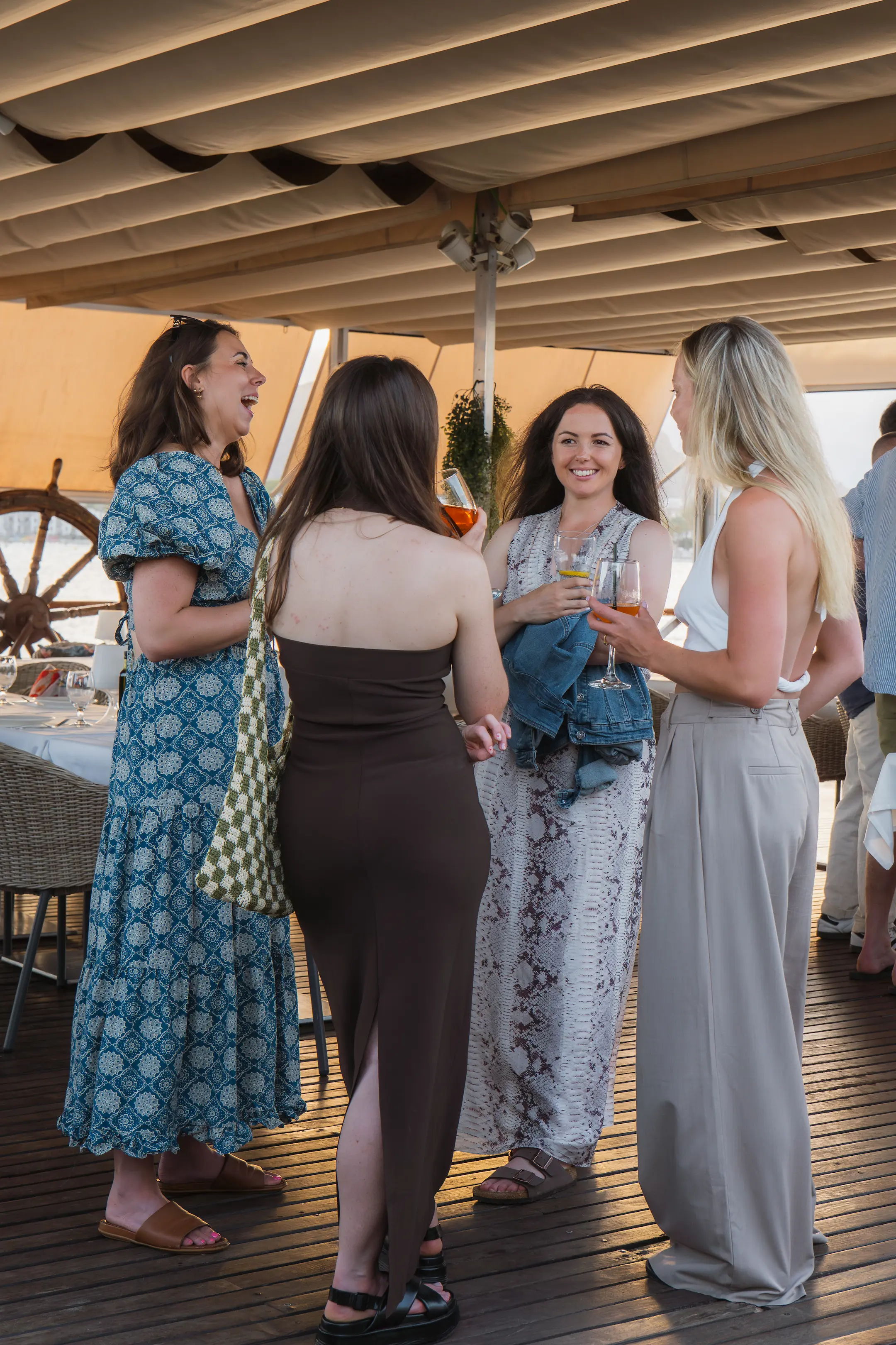 Encuentro de networking profesional en Aqua